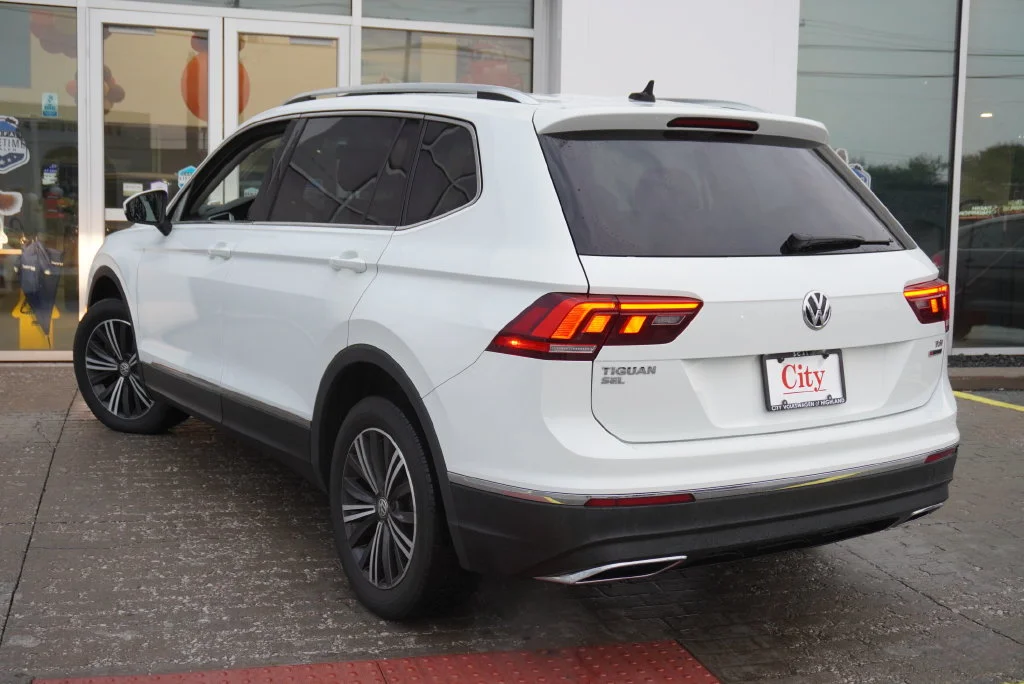 Used 2018 White Volkswagen 2.0T SEL image 8