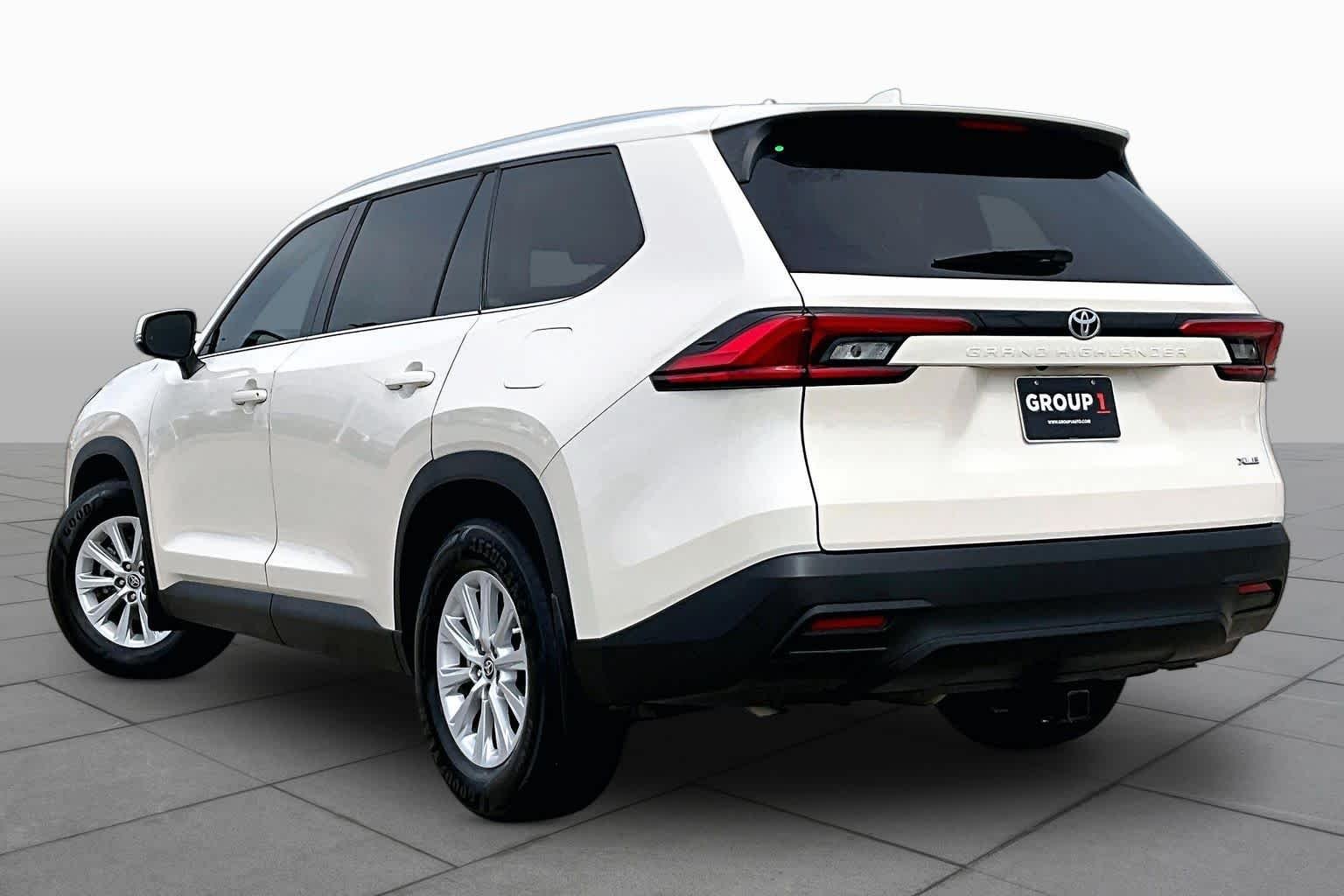 Used 2024 Coastal Cream Toyota XLE image 12