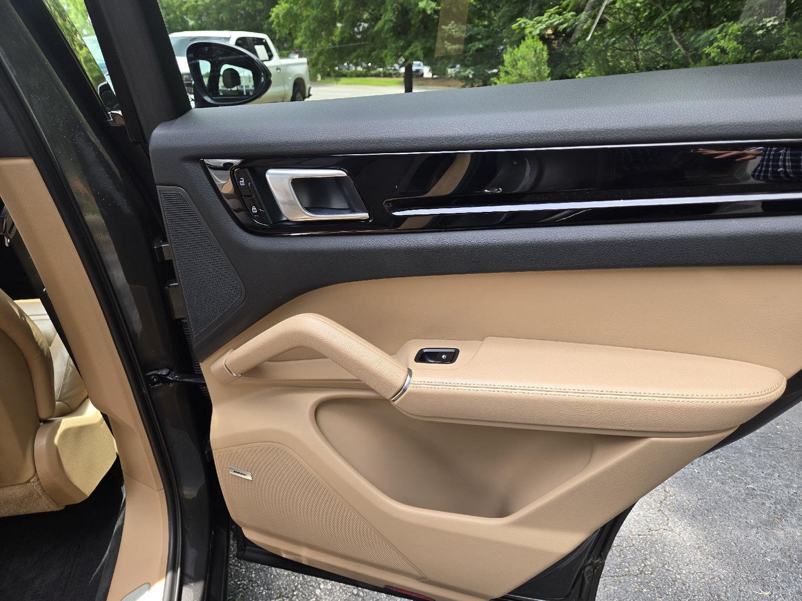 Used 2020  Porsche Base image 10