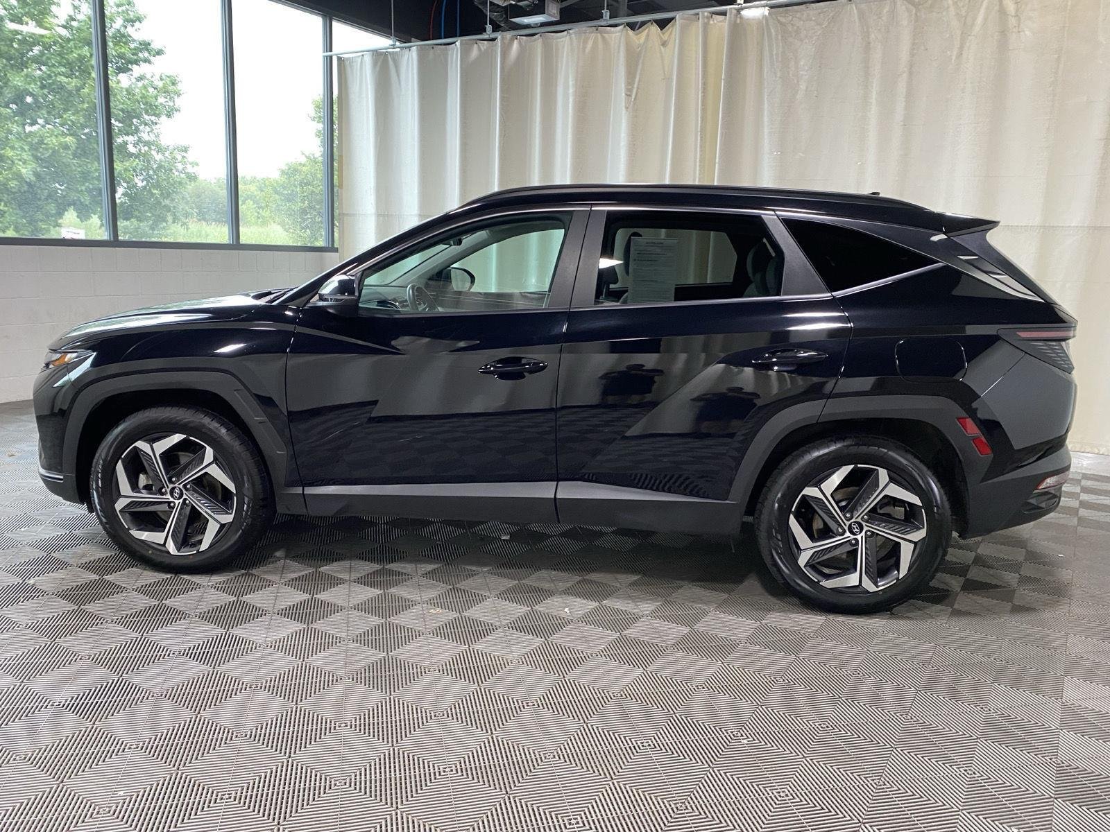 Used 2024 Black Pearl Hyundai SEL image 9