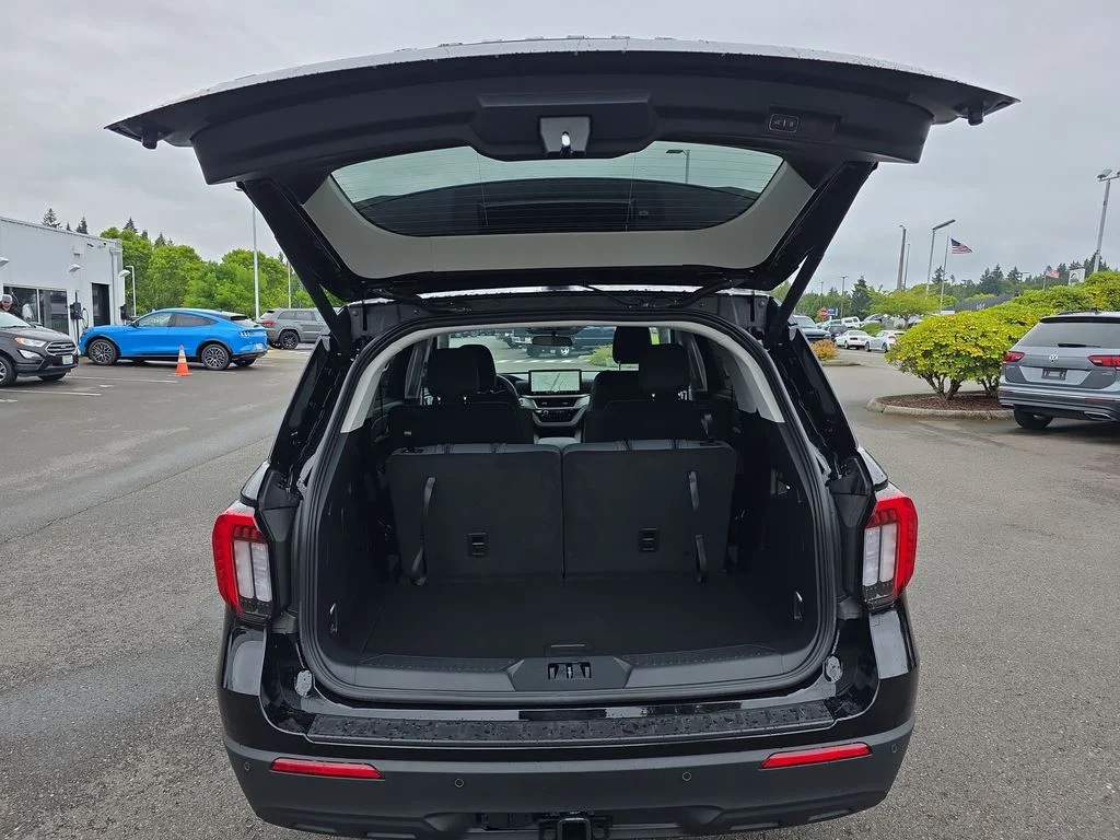 New 2026 Black Ford Active image 28