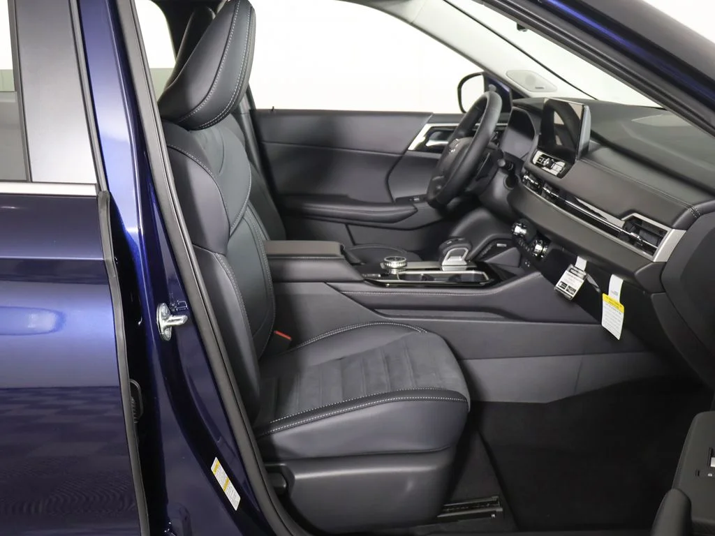 New 2026 Blue Mitsubishi SE image 28