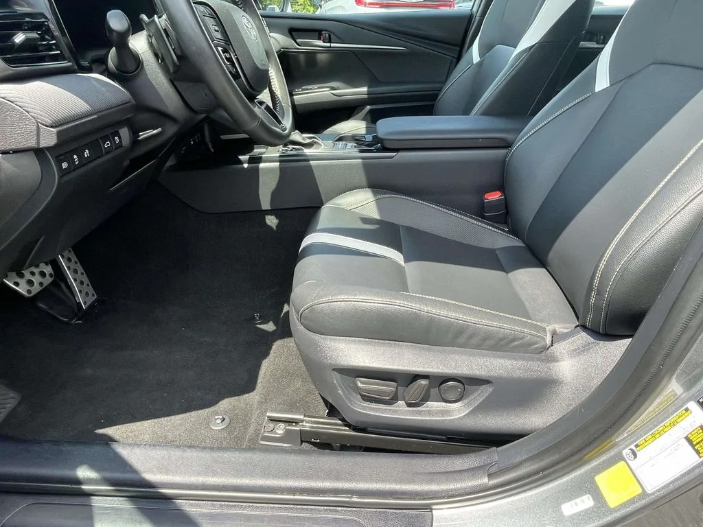 Used 2025 Heavy Metal Toyota SE image 13