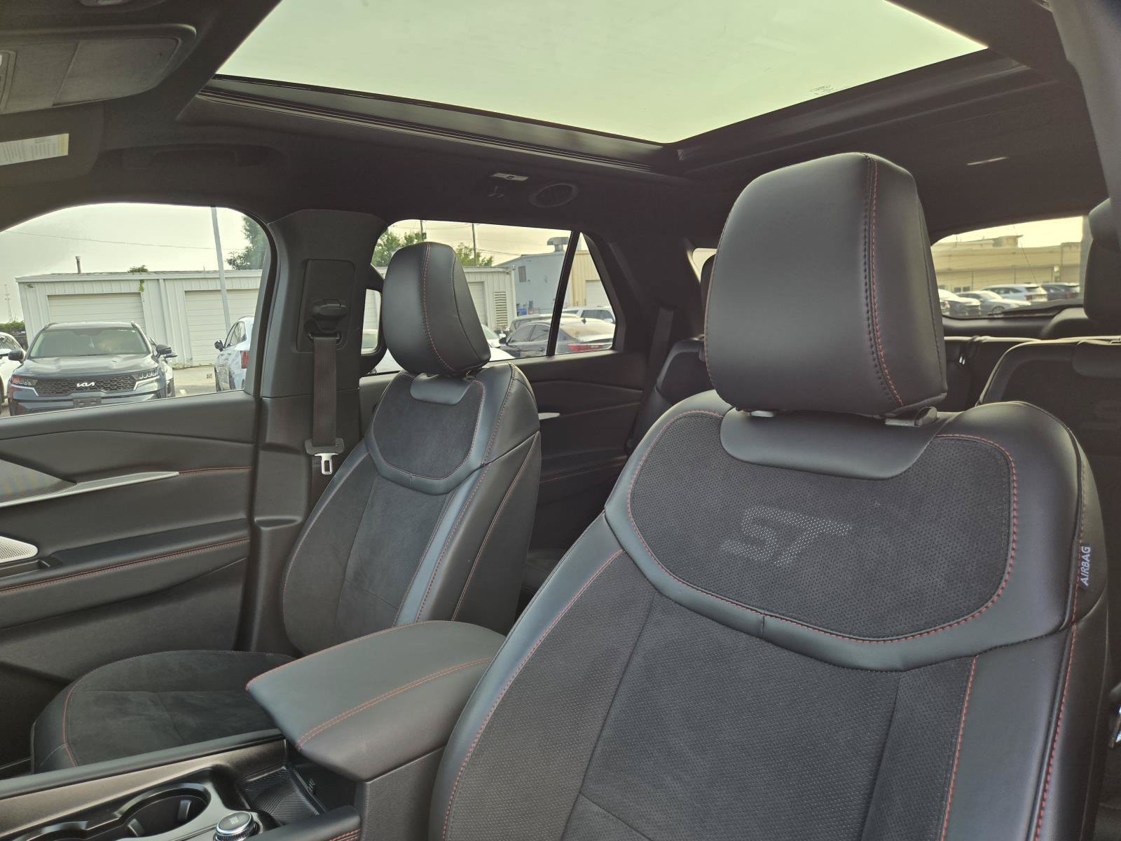 2026 Ford Explorer ST - Photo 29