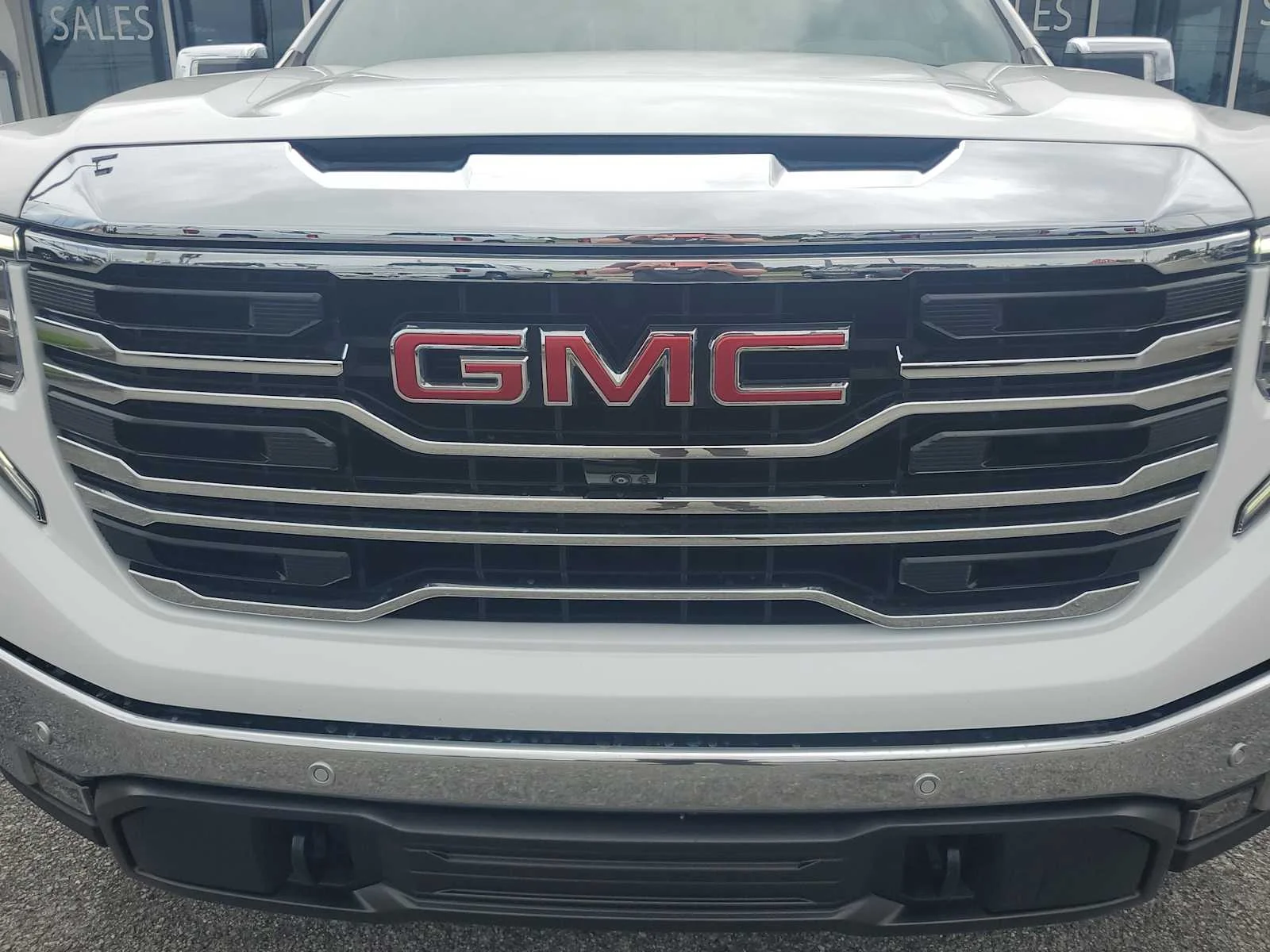Used 2024 Summit White GMC SLT image 11