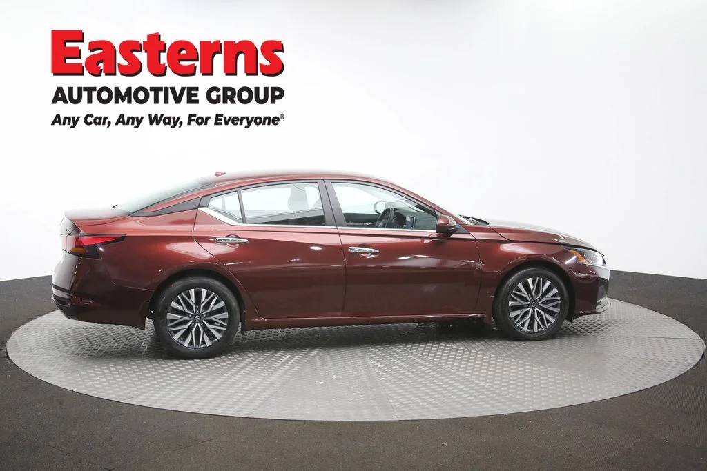 Used 2023 Red Nissan 2.5 SV image 43