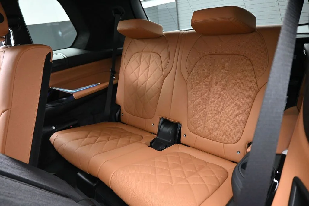Used 2026 Black BMW xDrive40i image 19