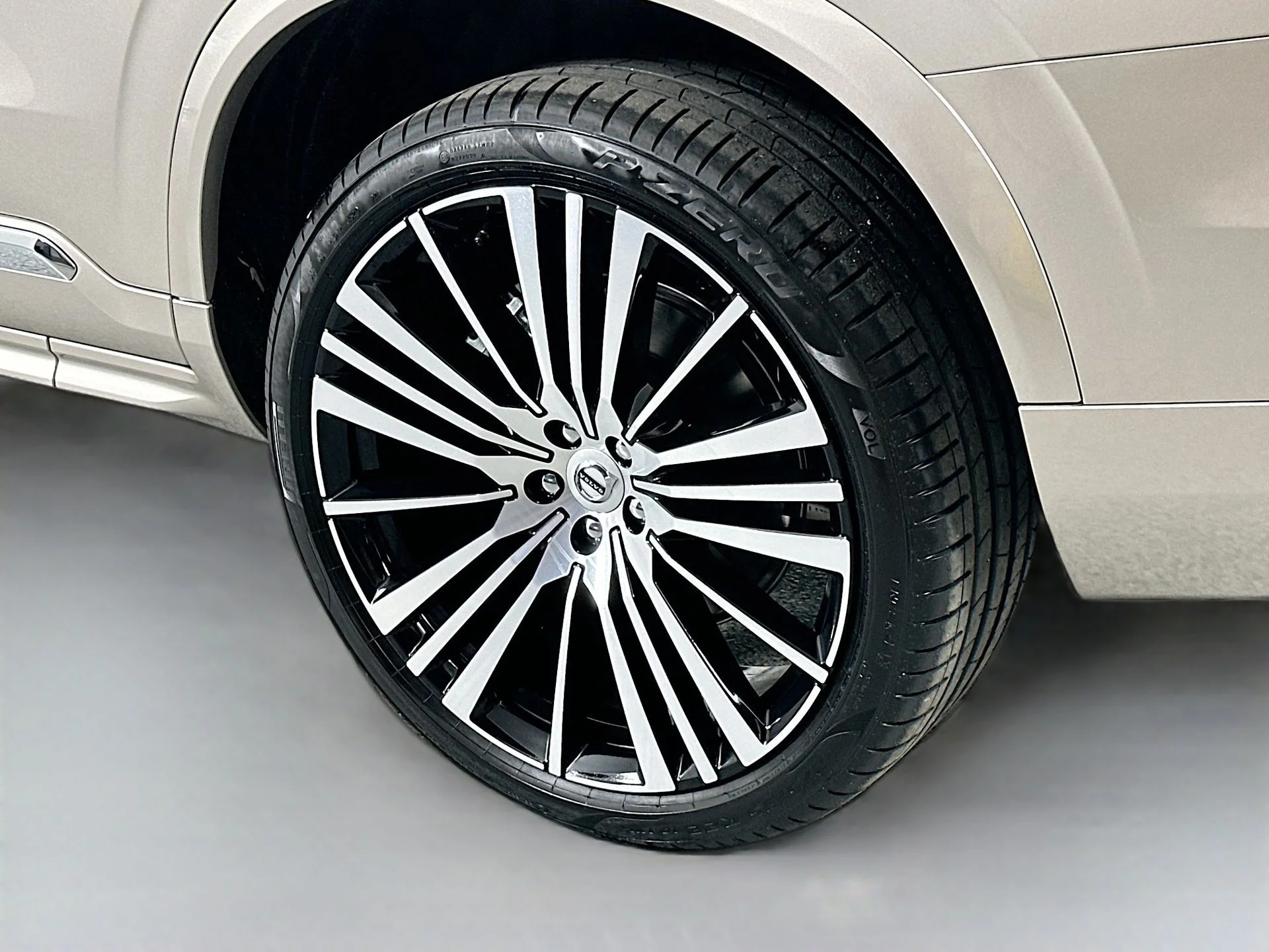 2026 Volvo XC90 Core - Photo 9