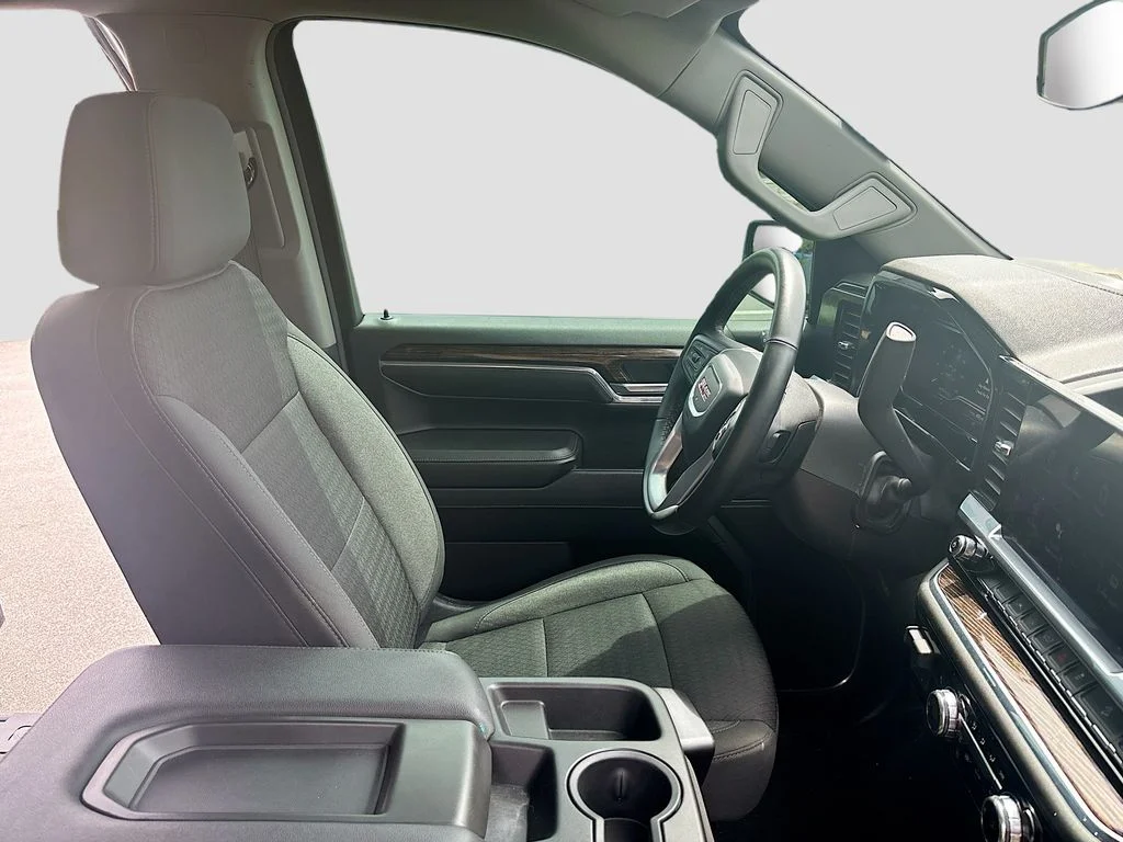 Used 2024 Onyx Black GMC Elevation image 21
