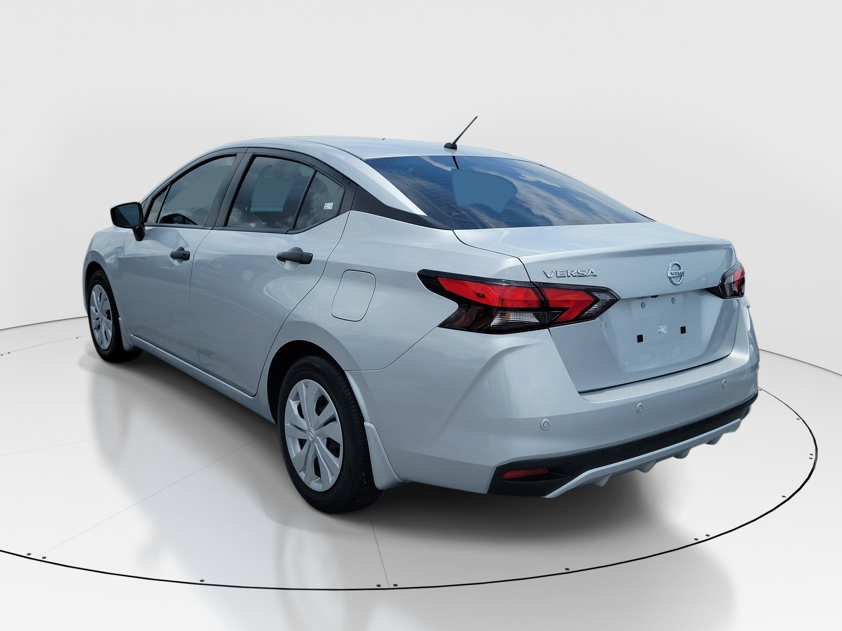 Used 2022 Brilliant Silver Metallic Nissan S image 4