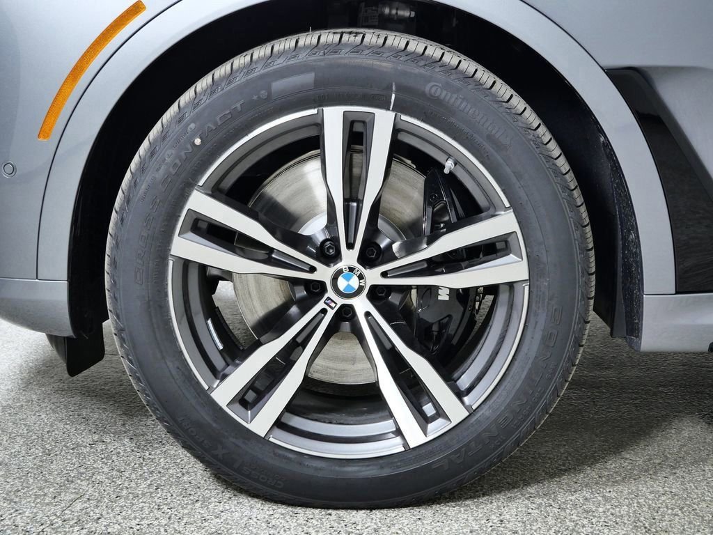 Used 2026 Gray BMW xDrive40i image 18