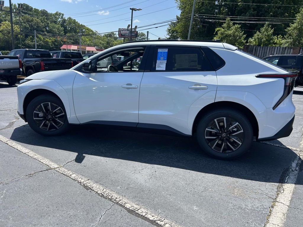New 2026 Wind Chill Pearl Toyota XLE image 6