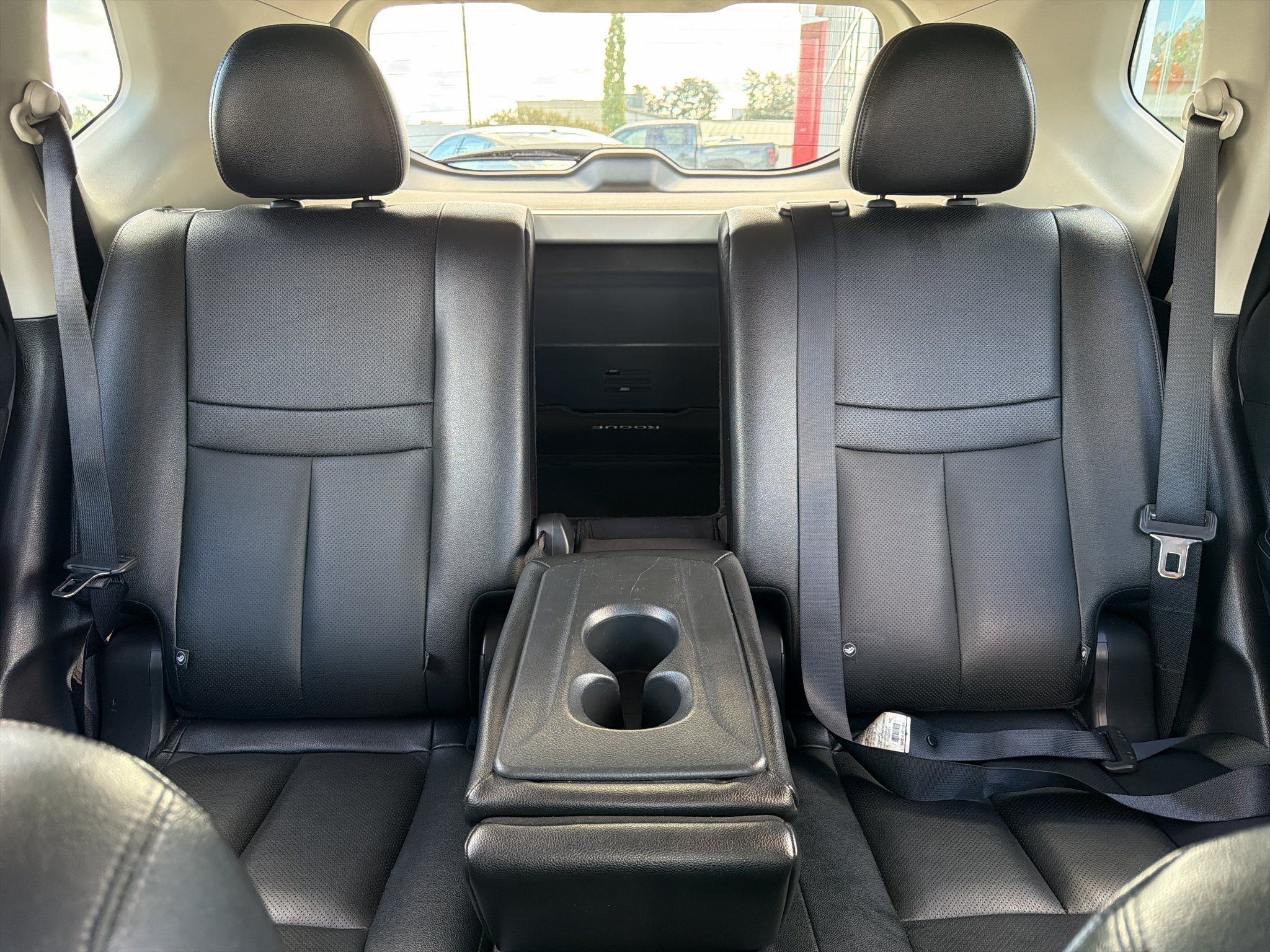 Used 2017 Pearl White Nissan SL image 9