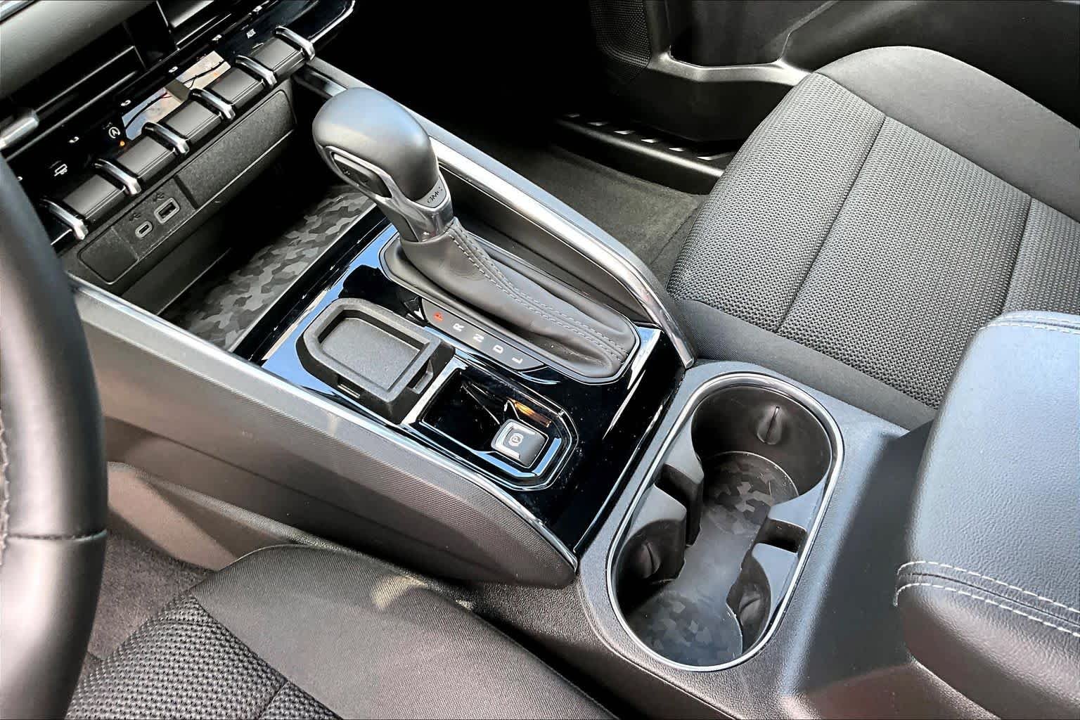 Used 2025 Summit White GMC 2WD Elevation image 17