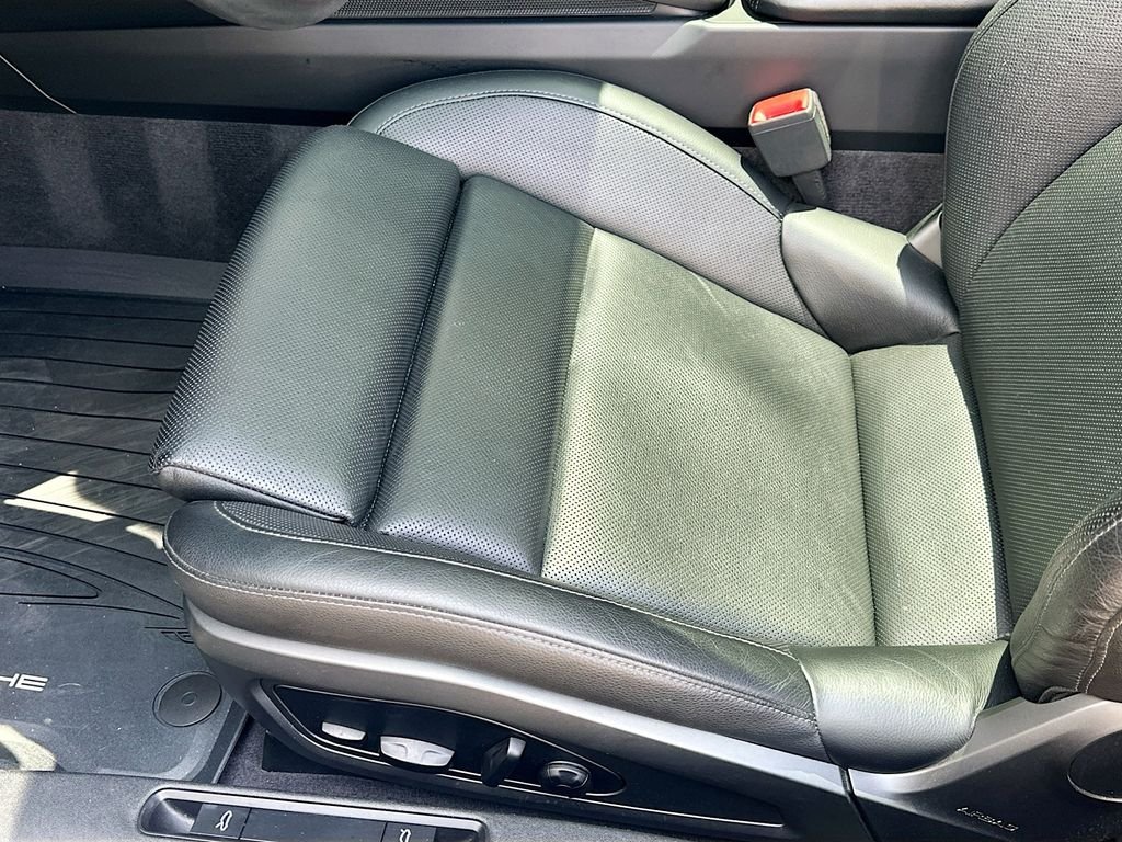 Used 2020  Porsche  image 20