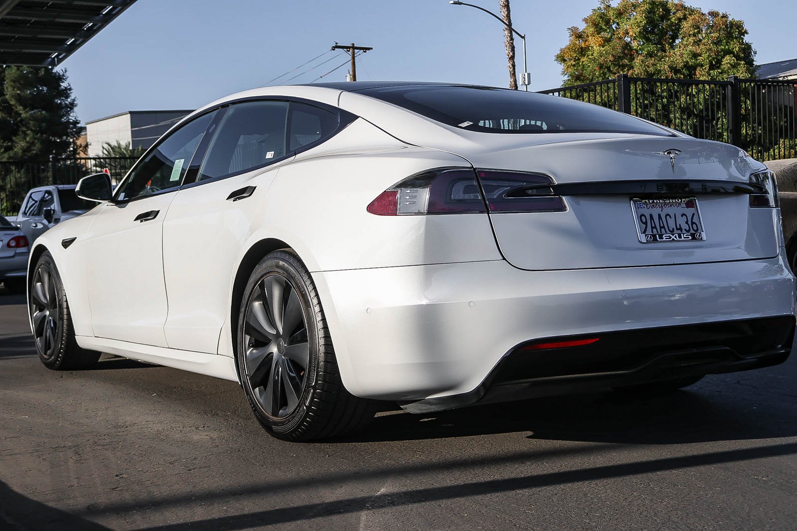 Used 2022 White Tesla Base image 4