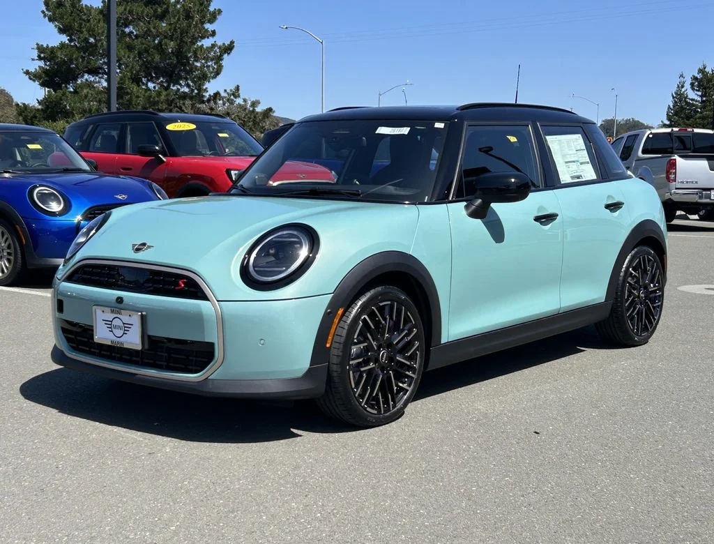 2026 MINI Hardtop Cooper S's photo
