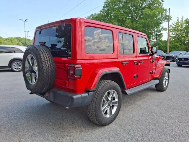 Used 2019 Red Jeep Unlimited Sahara image 7