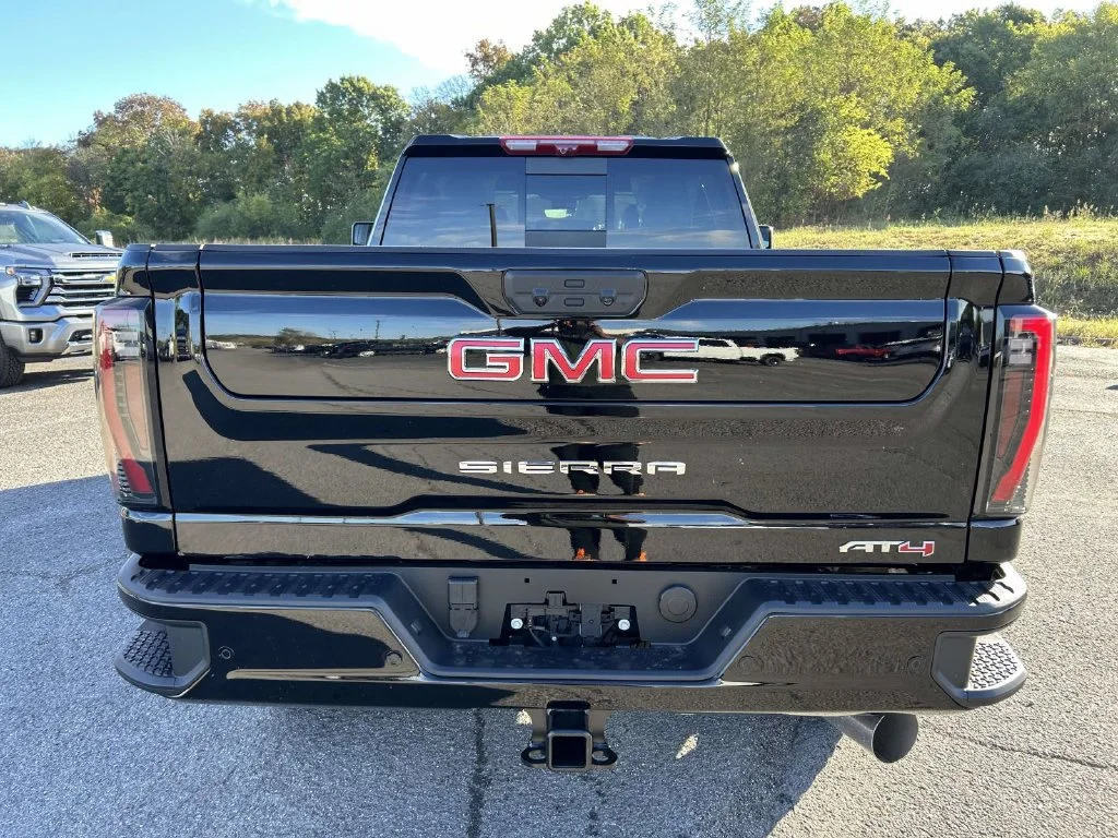 New 2026 Onyx Black GMC AT4 image 5