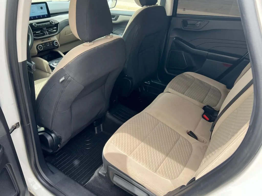 Used 2022 Star White Ford SE image 19