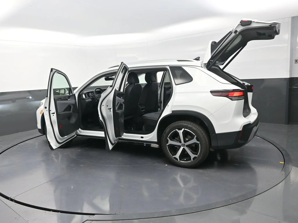 2026 Volkswagen Tiguan SE - Photo 34