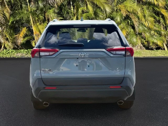 Used 2022 Gray Toyota XLE Premium image 6