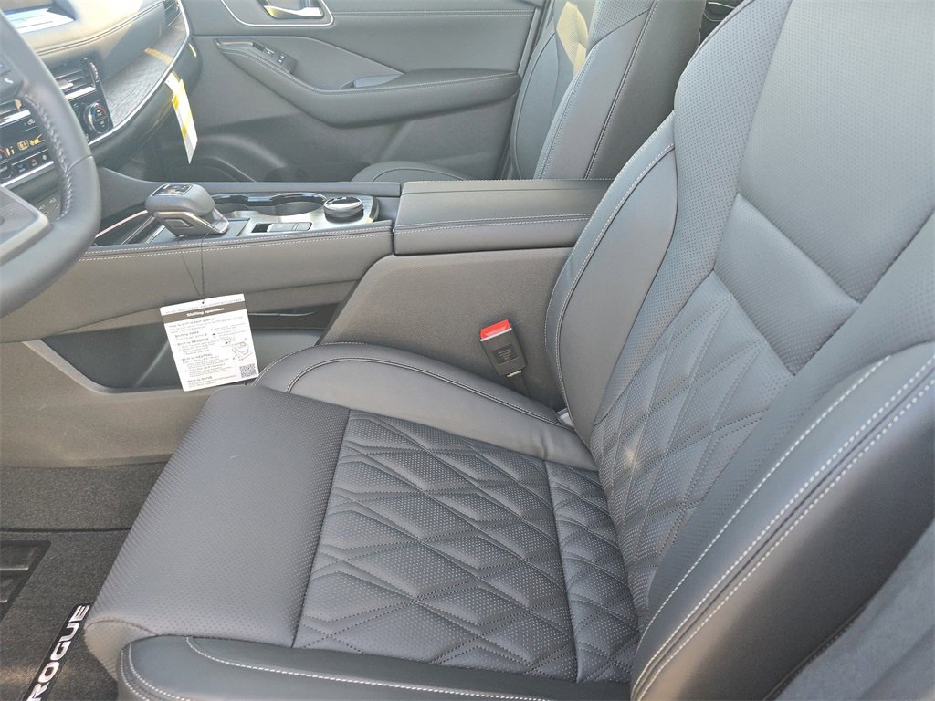 New 2026 Super Black Nissan Platinum image 10