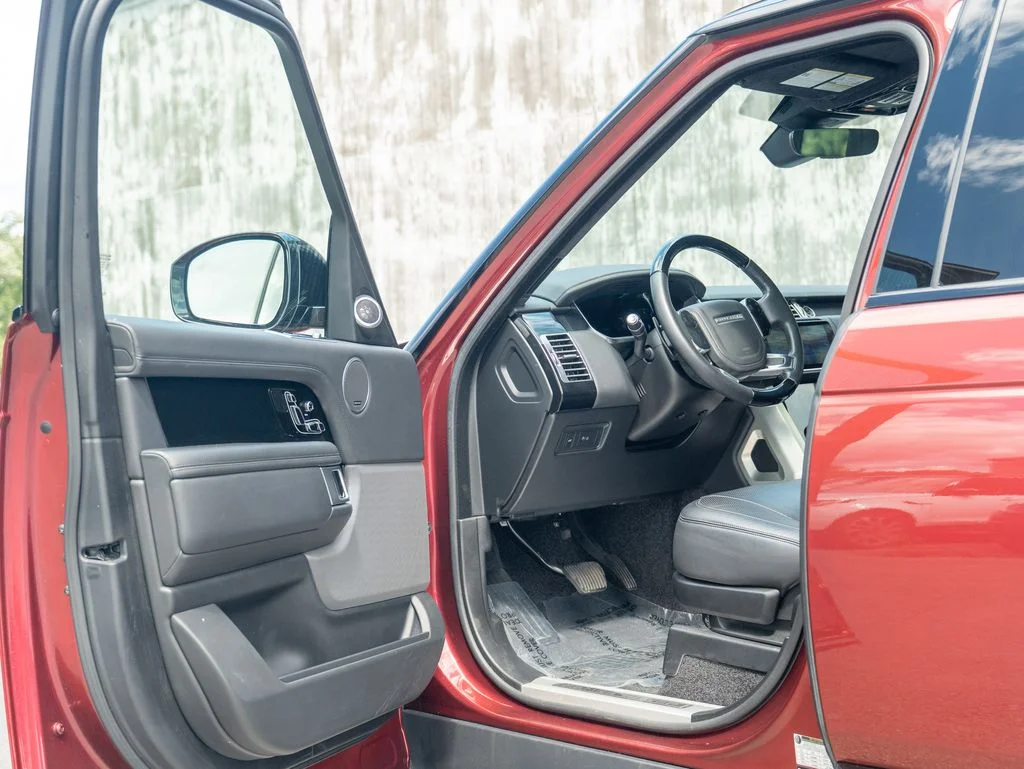 Used 2020 Red Land Rover HSE image 11