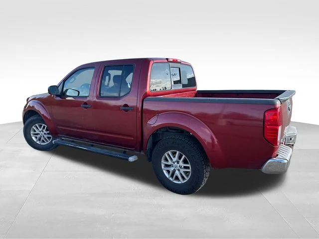 Used 2016 Red Nissan SV image 5