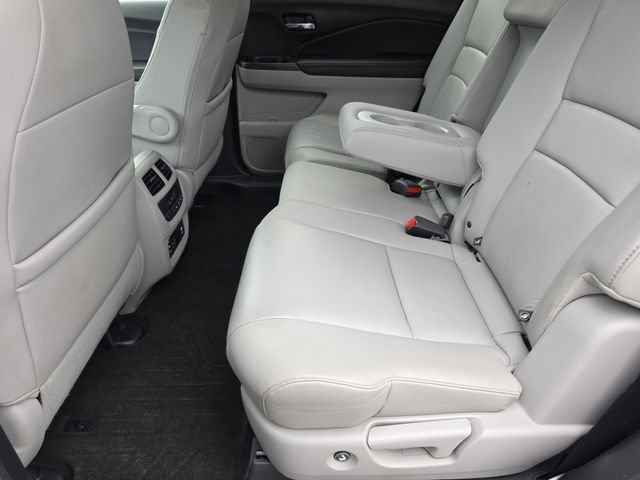 Used 2017 Lunar Silver Metallic Honda EX-L image 12