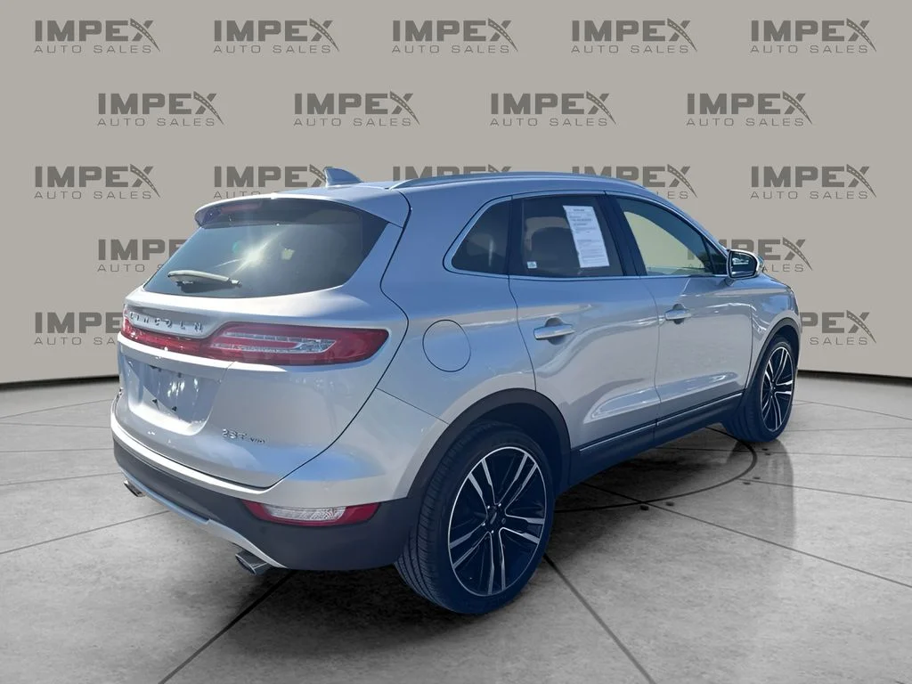 Used 2018 Silver Lincoln Reserve image 5