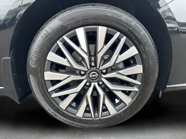 Used 2023 Black Nissan 2.5 SV image 33
