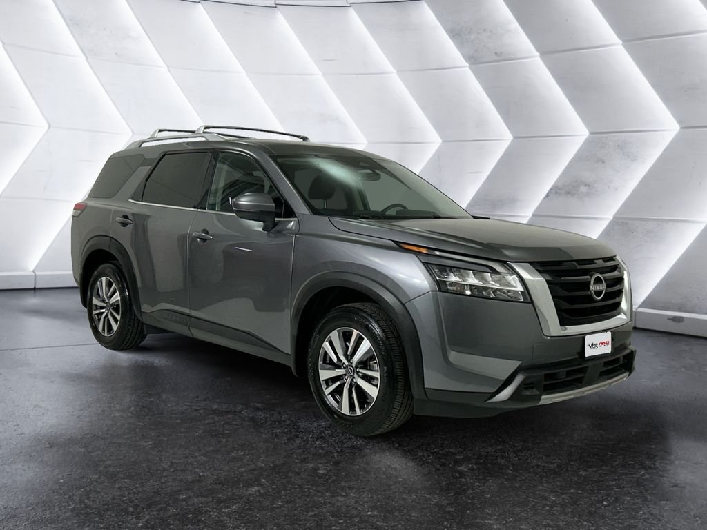 2024 Nissan Pathfinder SL 2WD's photo
