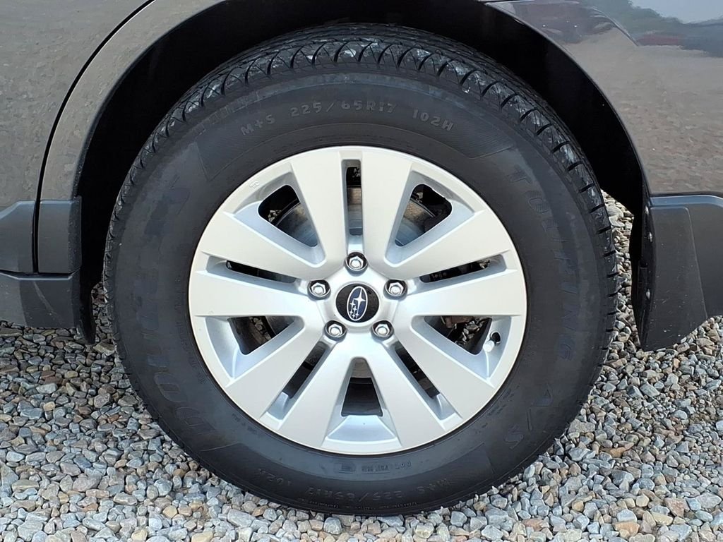 Used 2019 Gray Subaru 2.5i Premium image 11