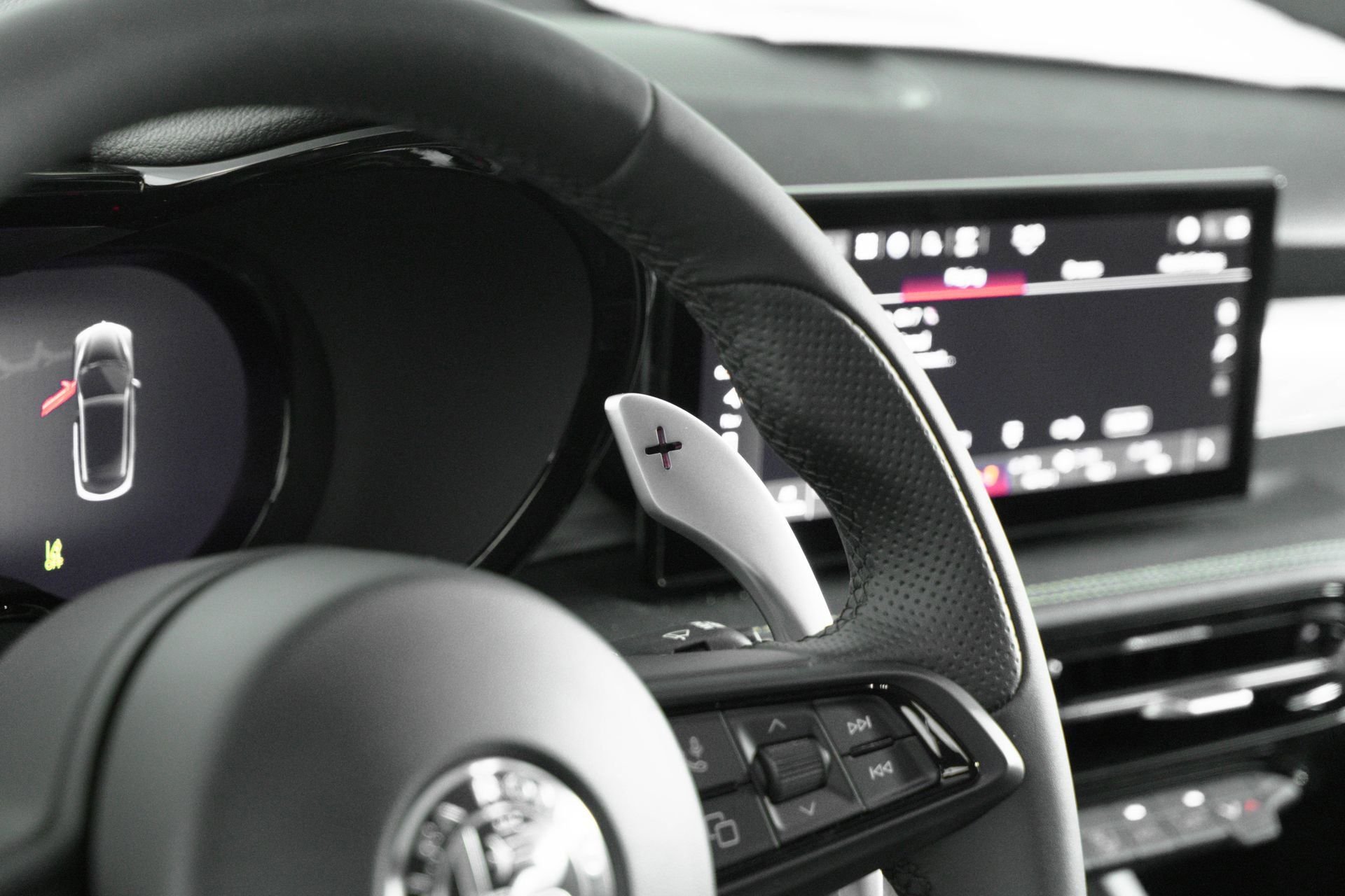 New 2025 Alfa Black Exterior Paint Alfa Romeo Base image 20