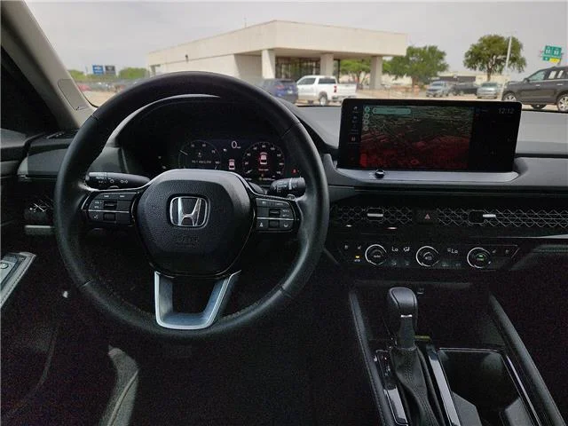 Used 2024 White Honda Touring image 11