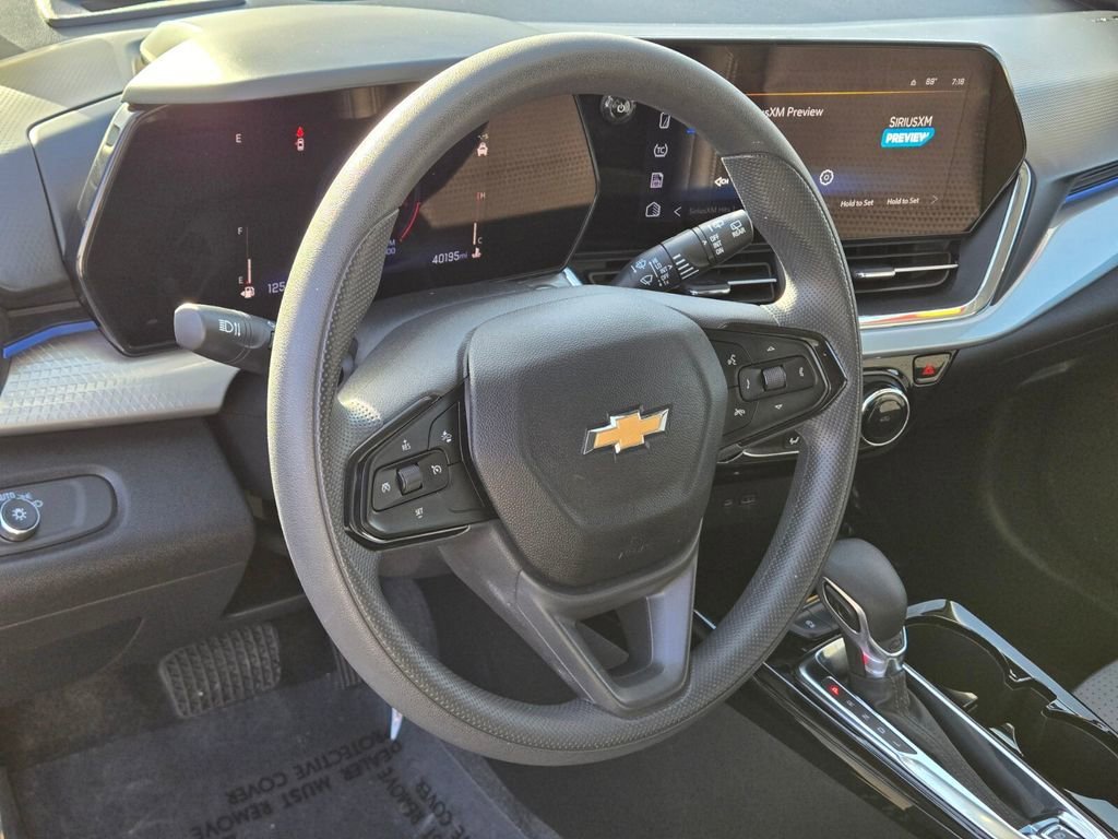 2025 Chevrolet Trax LT - Photo 18