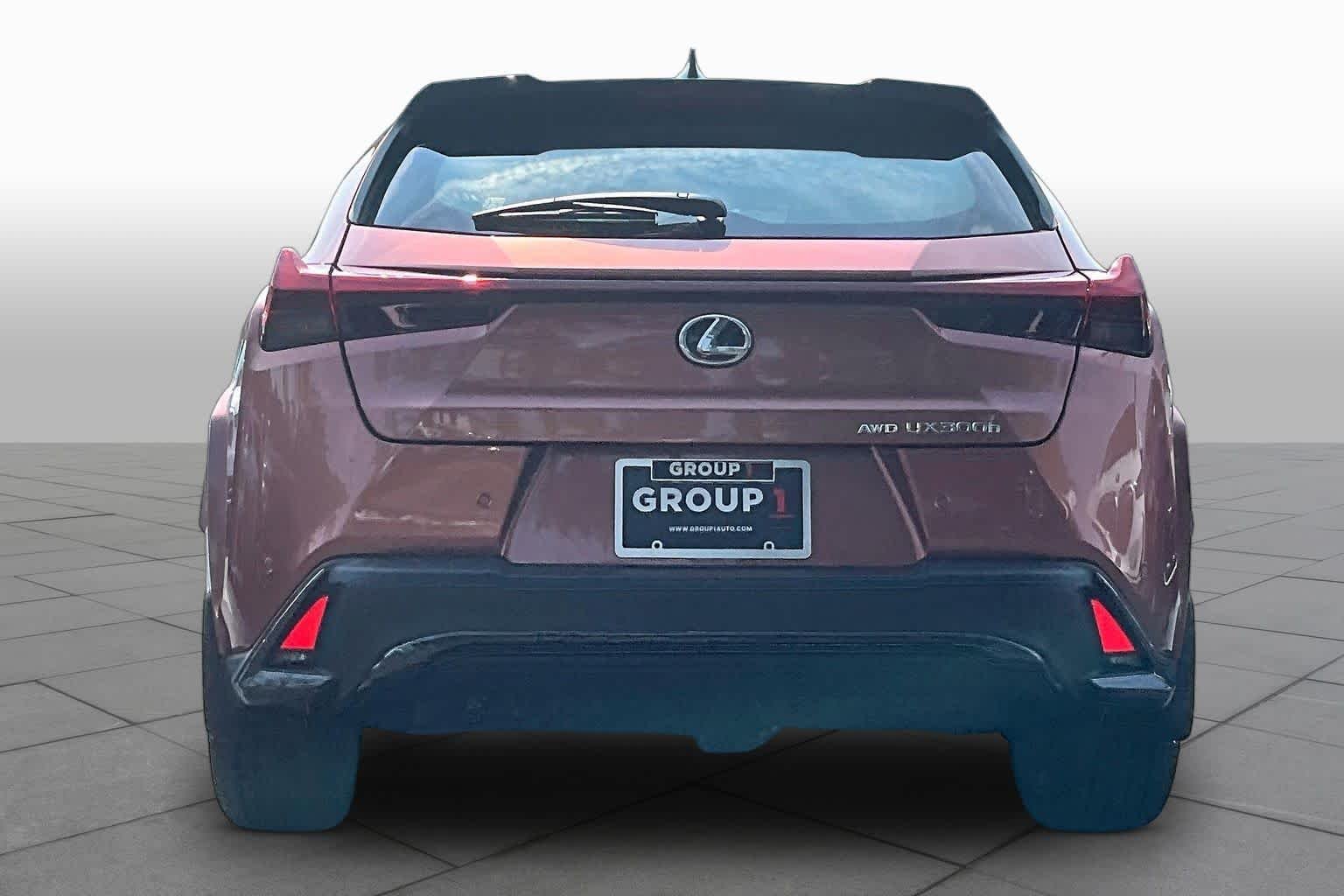 Pre-Owned 2025 Lexus UX 300h F SPORT Handling