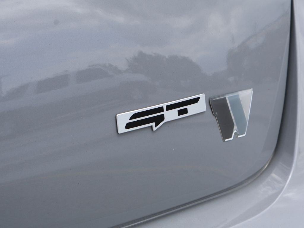 Used 2026 Wolf Gray Kia GT image 9