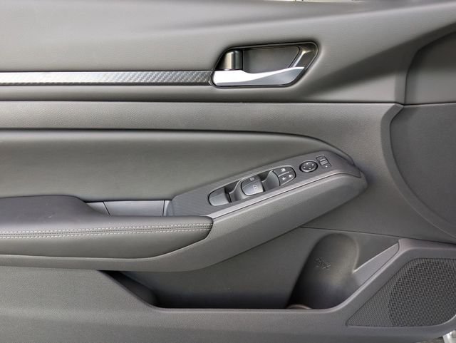 2025 Nissan Altima SV - Photo 18