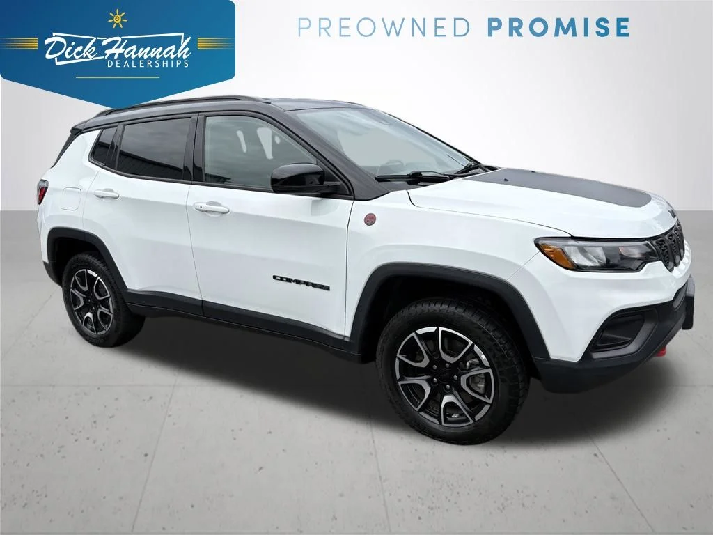 Used 2024 White Jeep Trailhawk image 1