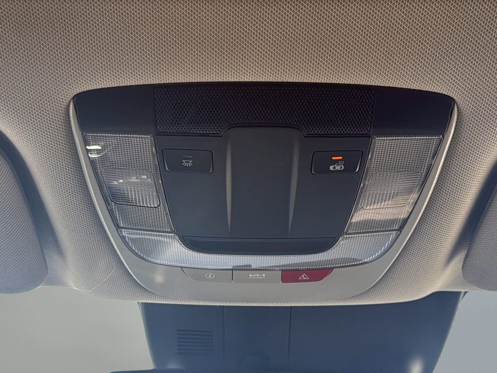 Used 2023 Black Kia X-Line S image 40