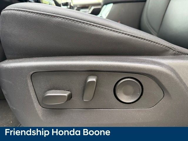 Used 2025 White Chevrolet RST image 21