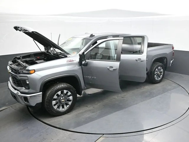 Used 2024 Gray Chevrolet LT image 28