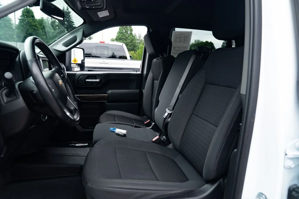 Used 2021 White Chevrolet LT image 18