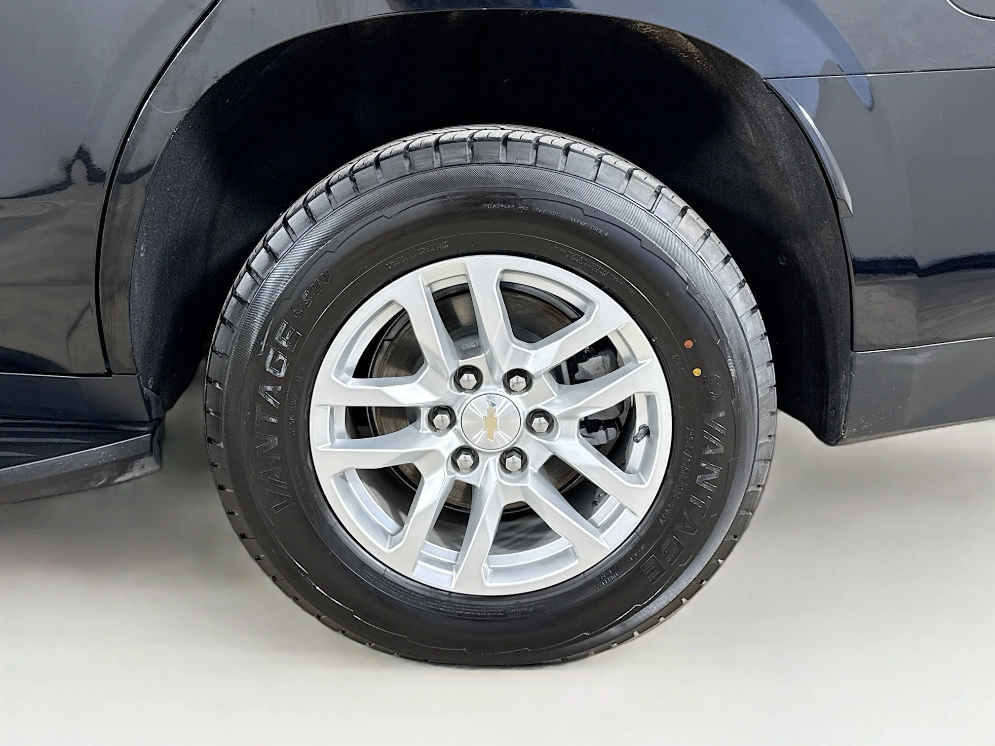 Used 2023 Sterling Gray Metallic Chevrolet LT image 34
