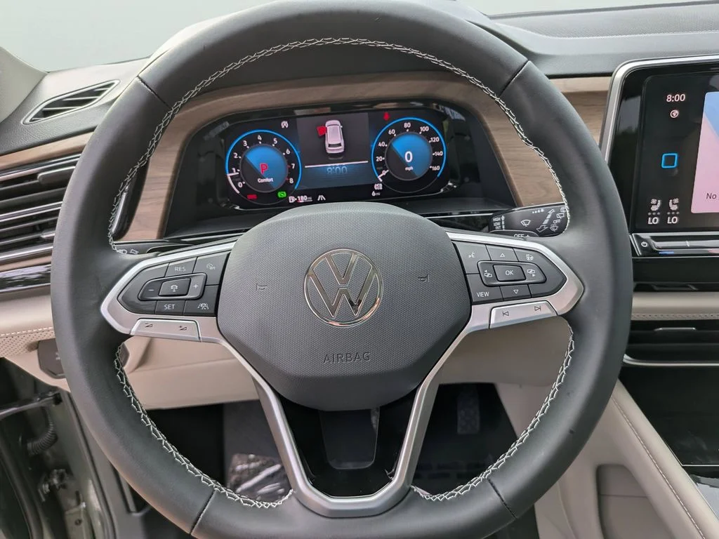 New 2026 Green Volkswagen 2.0T SE w/Technology image 23