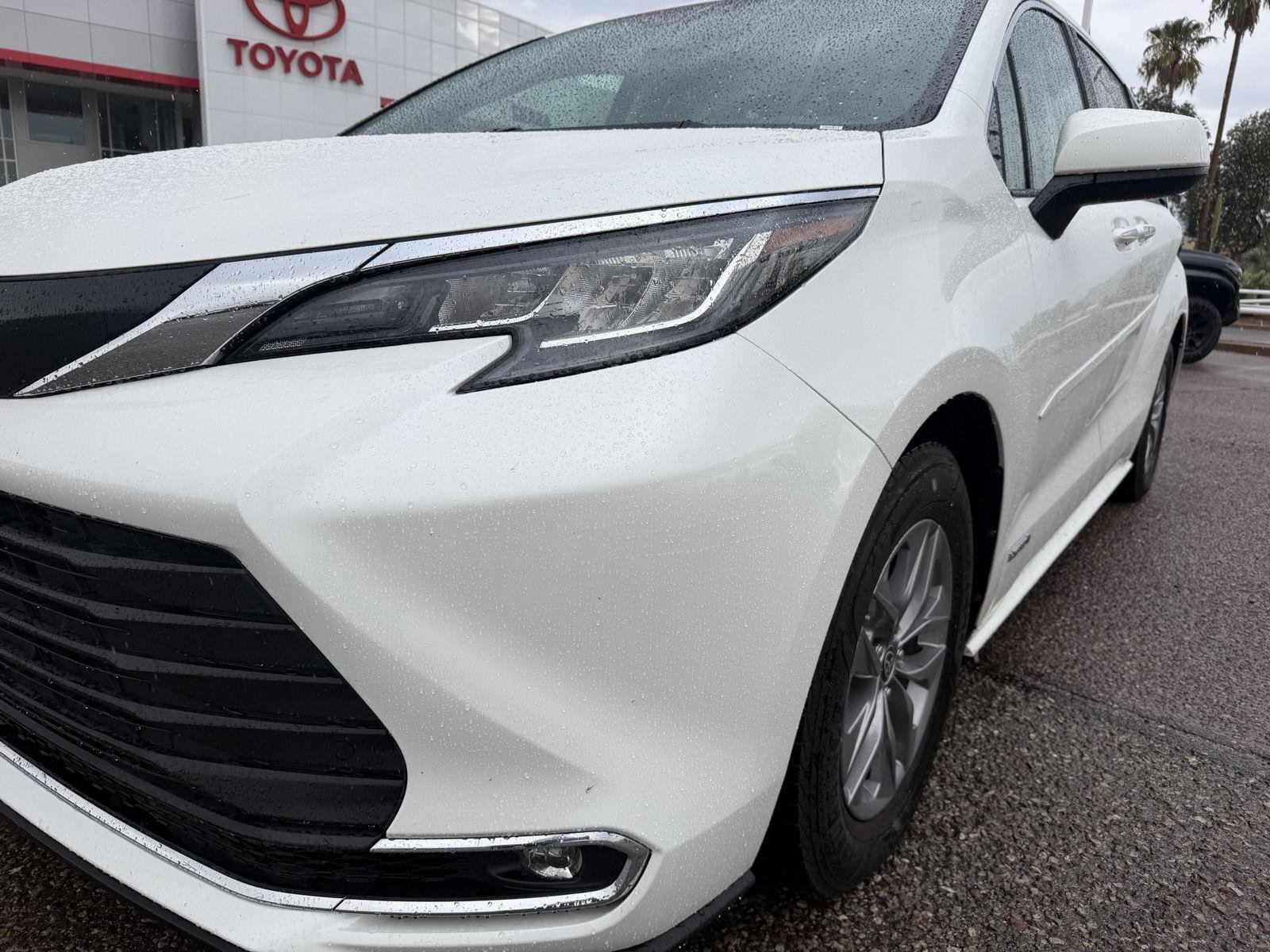 Used 2021 Blizzard Pearl Toyota XLE image 10