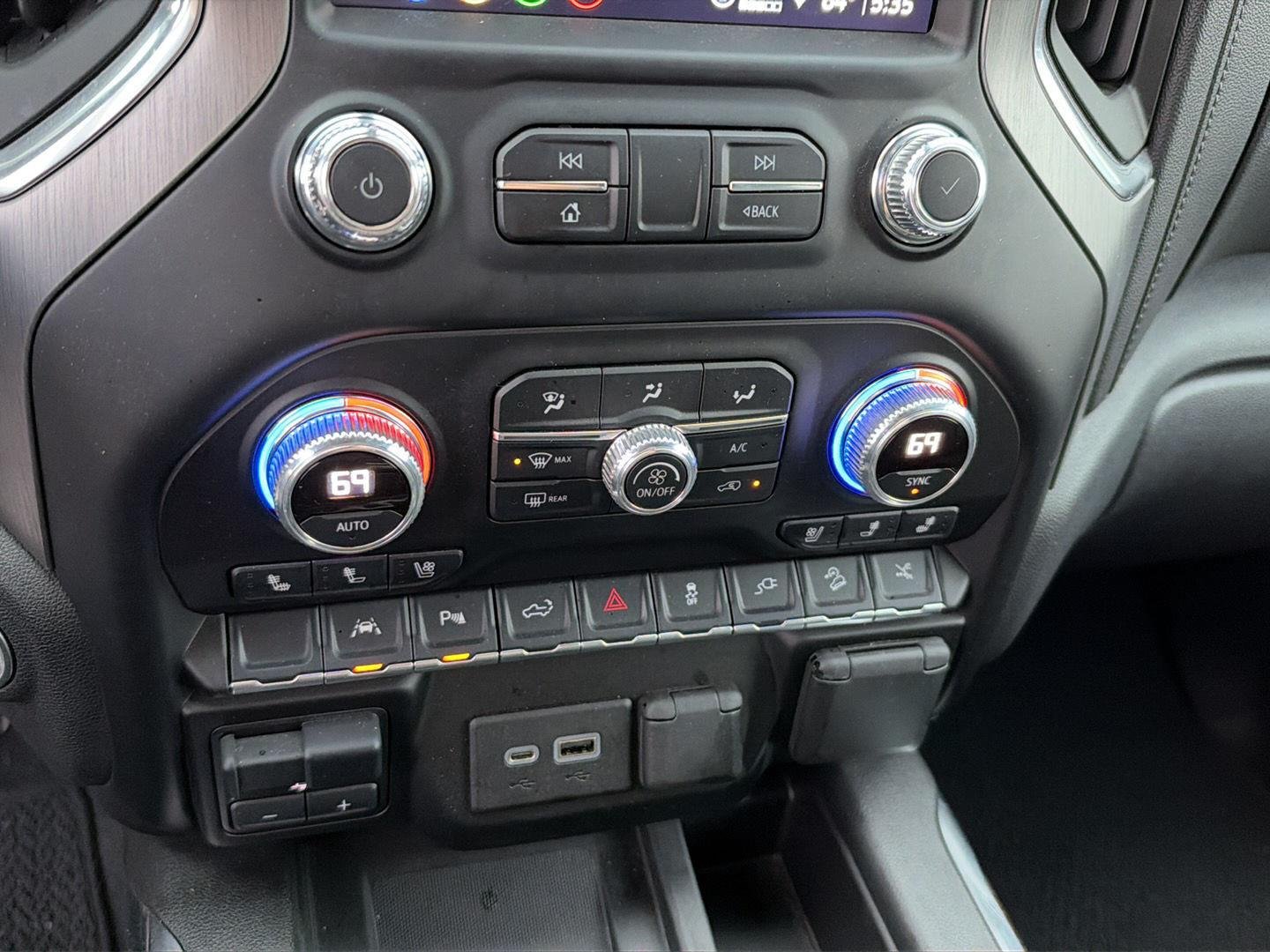 Used 2022 Onyx Black GMC Denali image 22