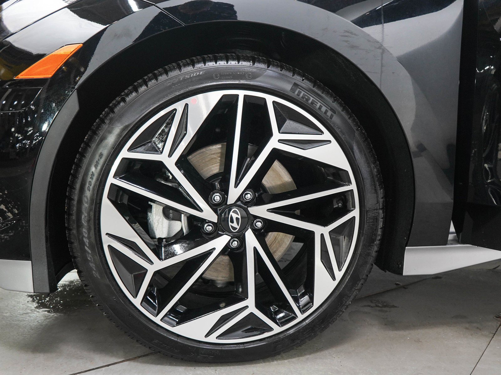 Used 2023 Onyx Black Hyundai SEL AWD image 29